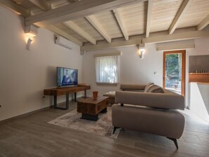 TV, fireplace - Didova suma 2 by Interhome (Senj)