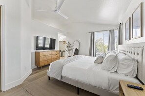 4 bedrooms, desk, iron/ironing board, free WiFi - Family Friendly! The Peachtree House, Reno's Scandinavian Haven (Reno)