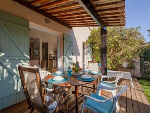 Outdoor dining - Le Laurier by Interhome (Sainte Maxime)