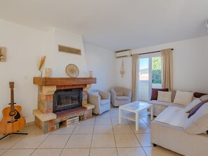 TV - Le Laurier by Interhome (Sainte Maxime)