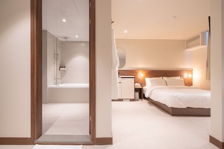 Blue Station | Premium bedding, blackout drapes, soundproofing, free WiFi