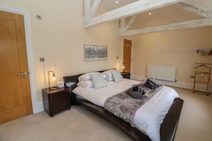 2 bedrooms, individually decorated, individually furnished, free WiFi