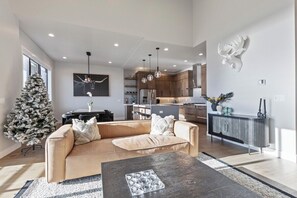 TV, fireplace, books, offices - Hot Tub|Snowy Lake  Mtn Views |Gorgeous New Home (Hideout)