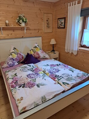 3 soverom, skrivebord, strykejern/-brett og wi-fi