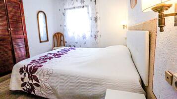 4 bedrooms, free WiFi, bed sheets