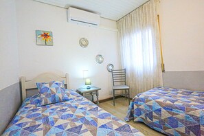 4 bedrooms, free WiFi, bed sheets