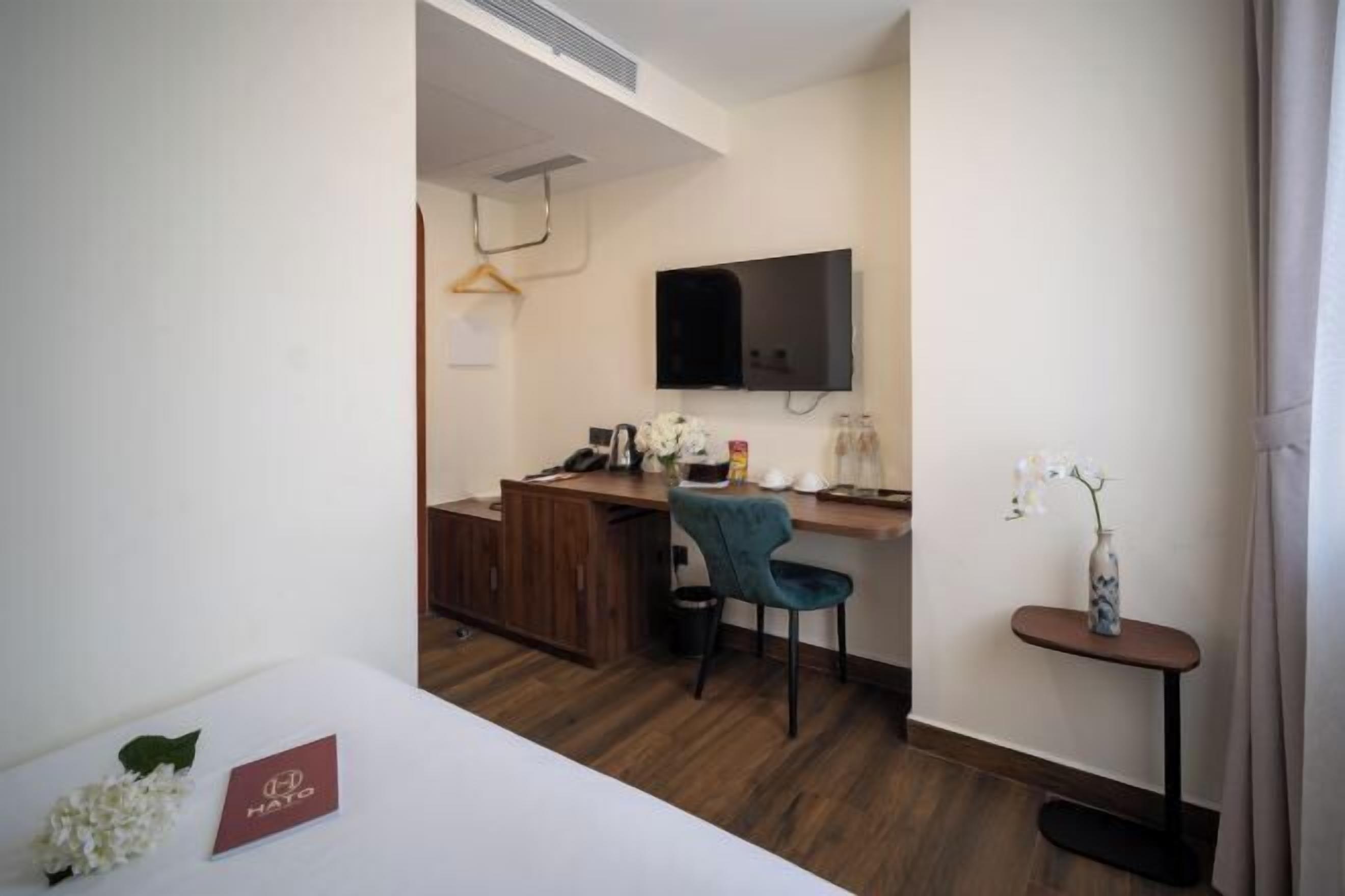 Surmatelas, minibar, coffres-forts dans les chambres, bureau