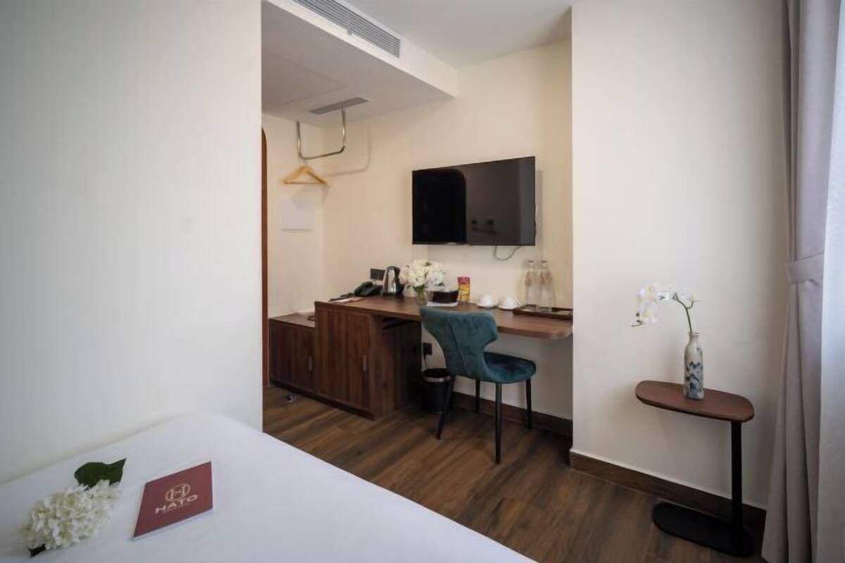 Surmatelas, minibar, coffres-forts dans les chambres, bureau
