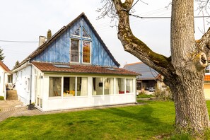 Exterior - Gemütliche Ferienwohnung mit Wintergarten am Bodensee, Großem Garten, Wlan (Überlingen)