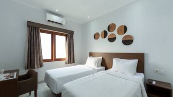 Deluxe Twin Room | Desk, free WiFi, bed sheets