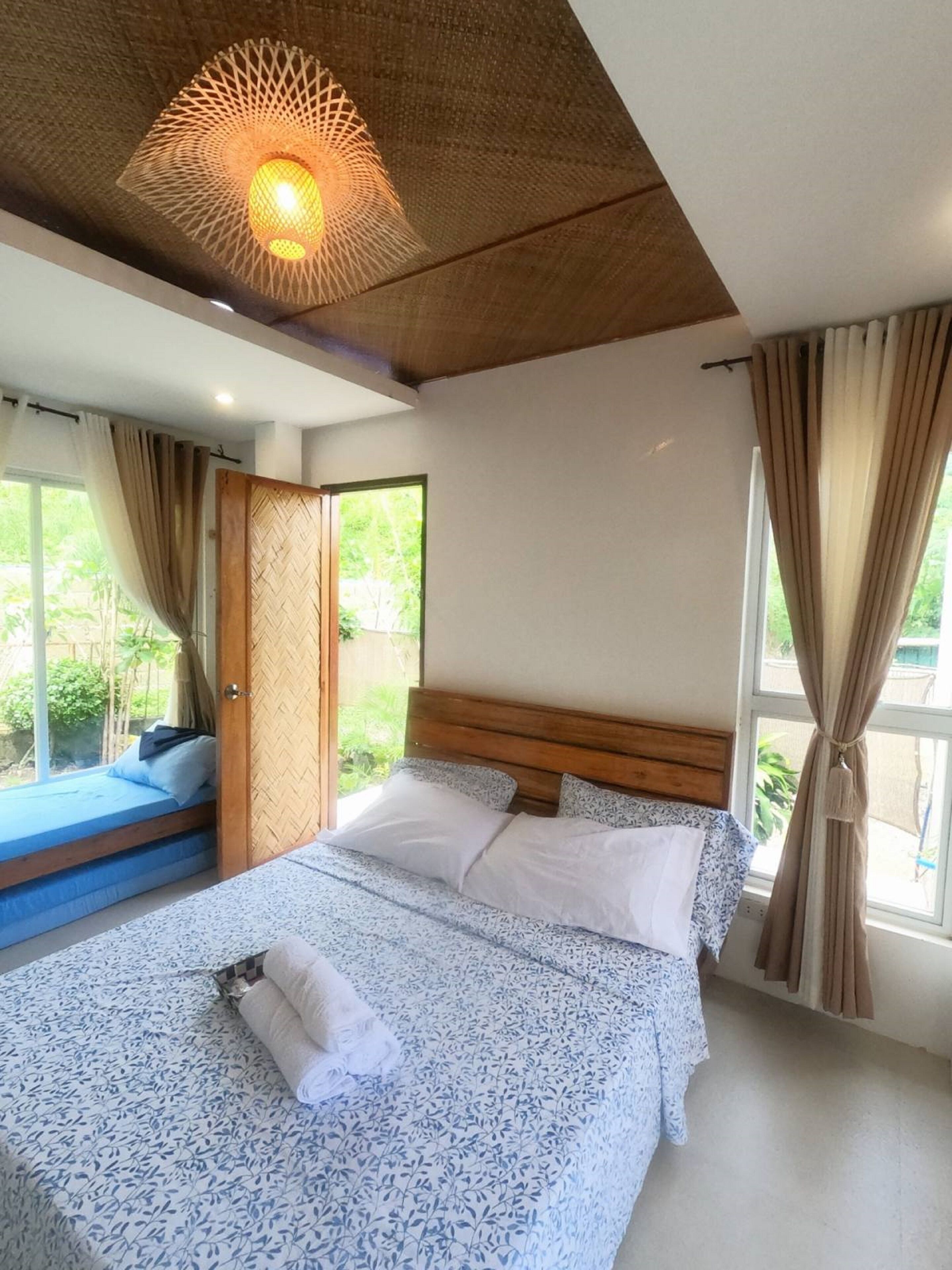 Deluxe Room | Free WiFi, bed sheets