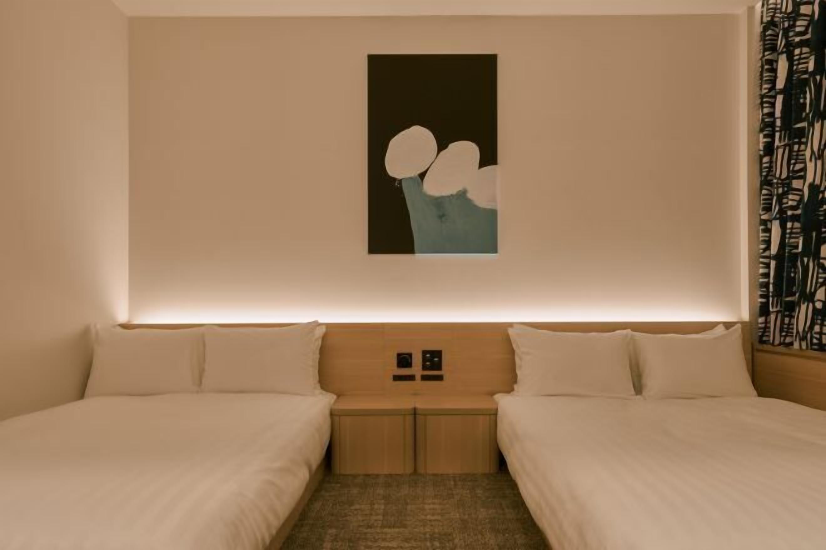 In-room safe, blackout curtains, free WiFi, bed sheets