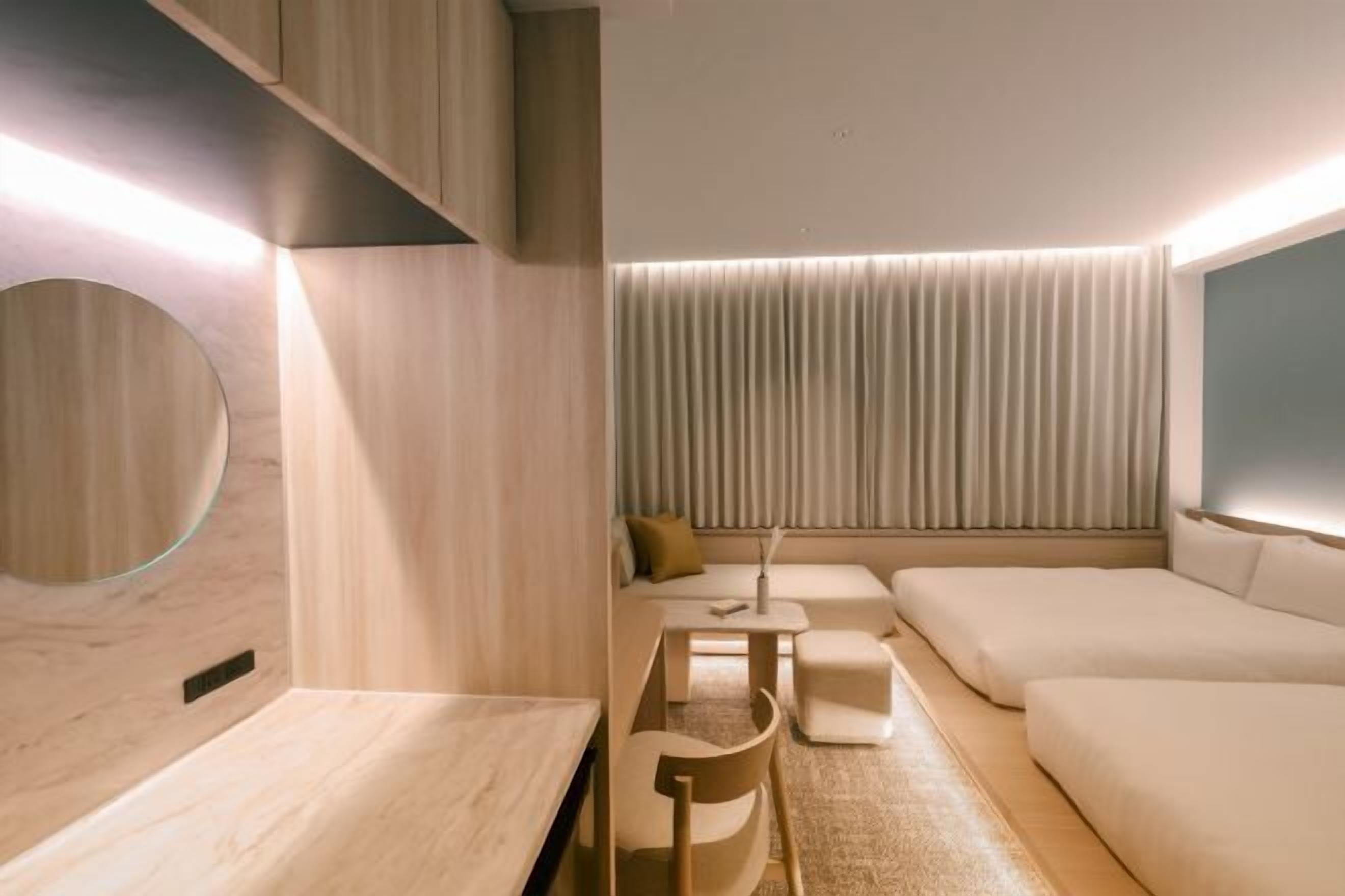 In-room safe, blackout curtains, free WiFi, bed sheets