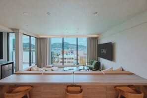 In-room safe, blackout curtains, free WiFi, bed sheets - FAV LUX NAGASAKI (Nagasaki)