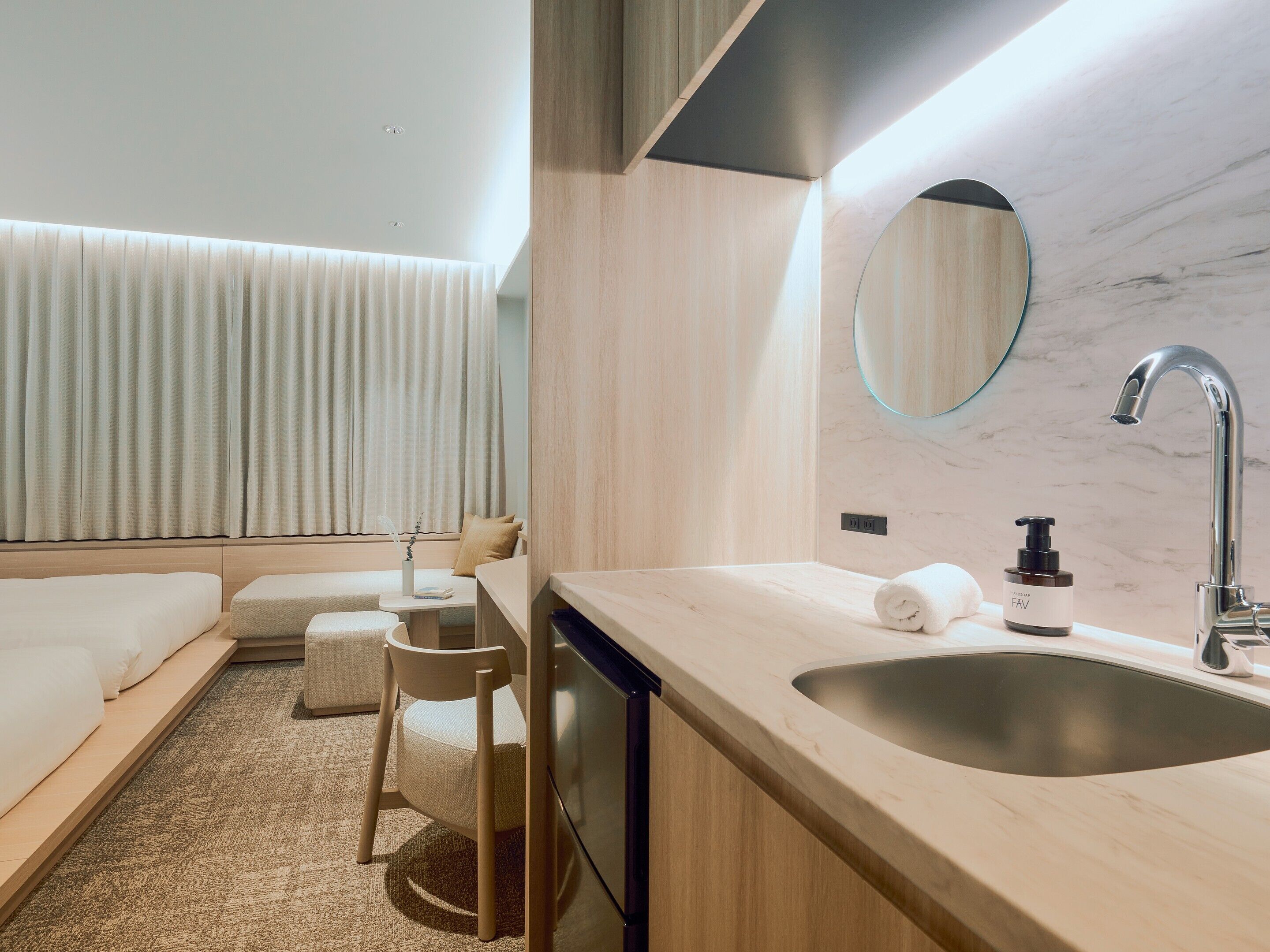 In-room safe, blackout curtains, free WiFi, bed sheets