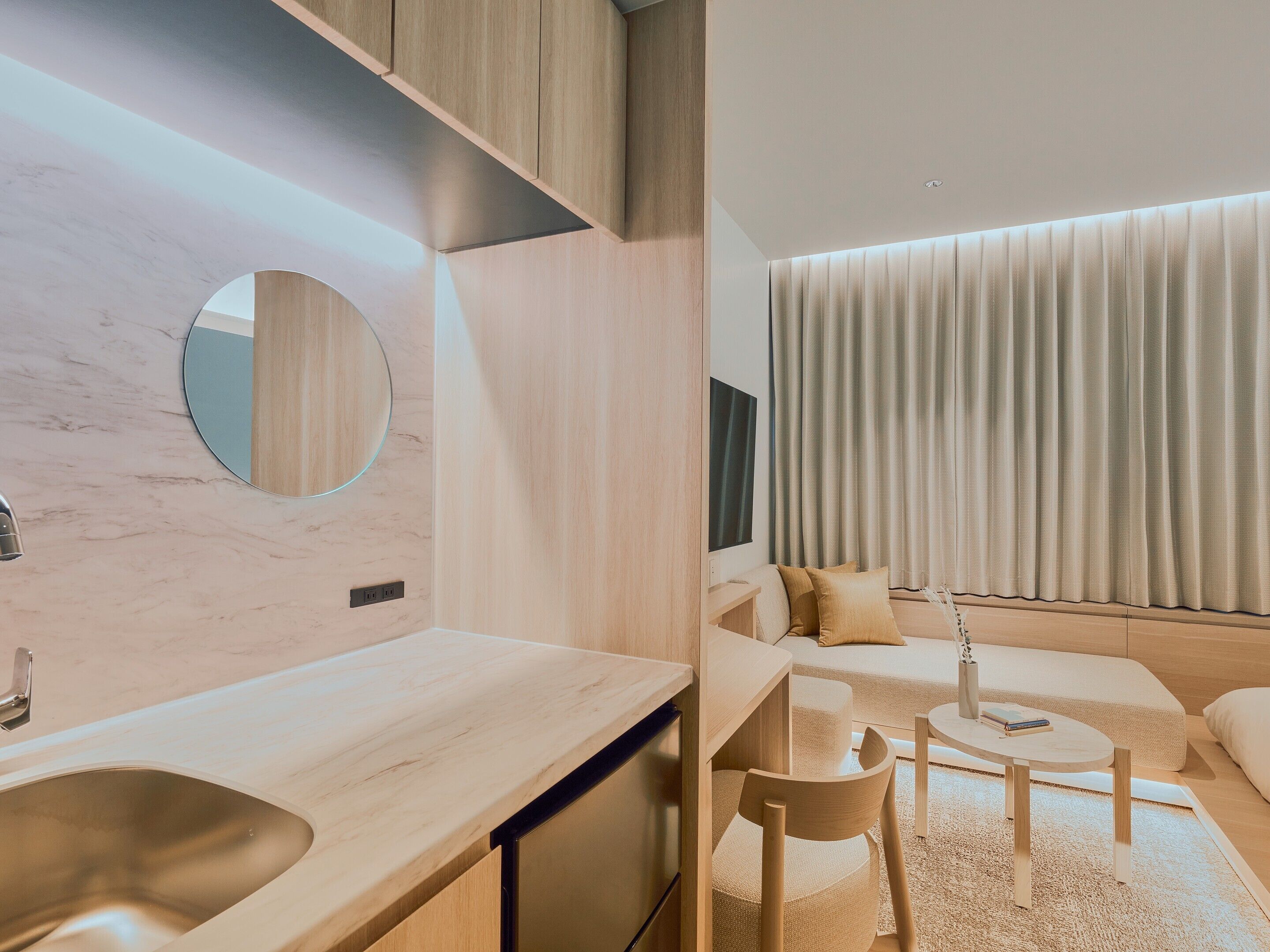 King Bed Room, Non Smoking | In-room safe, blackout curtains, free WiFi, bed sheets