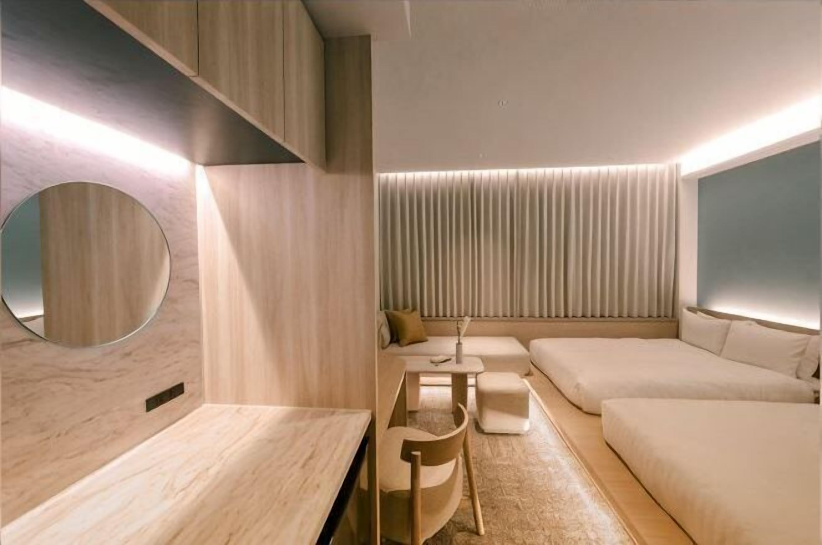 In-room safe, blackout curtains, free WiFi, bed sheets