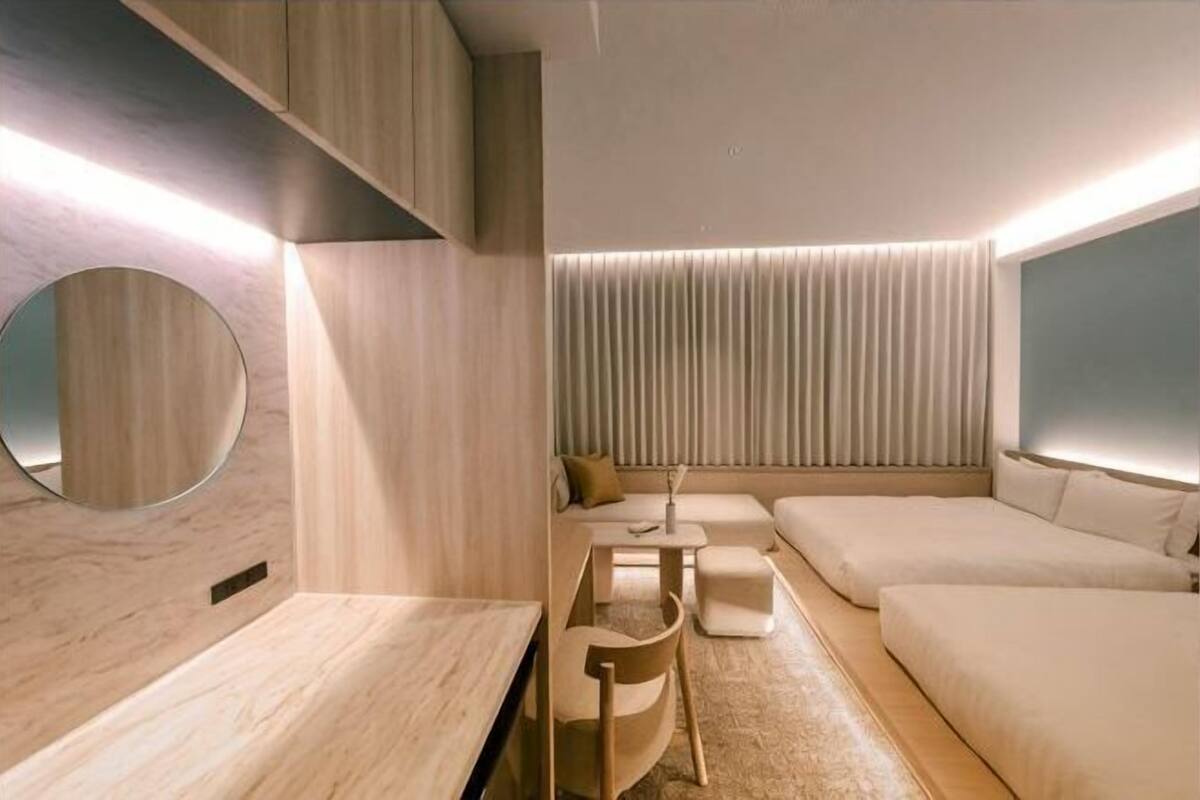 In-room safe, blackout curtains, free WiFi, bed sheets