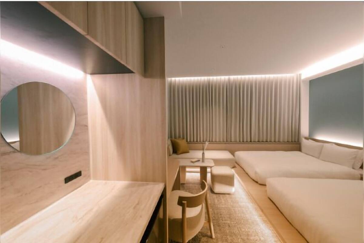 In-room safe, blackout curtains, free WiFi, bed sheets