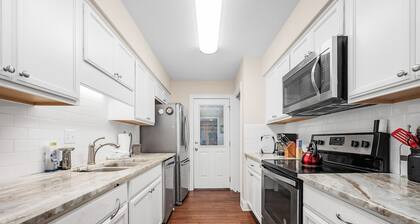 Niceville Dream Home Sleeps 13