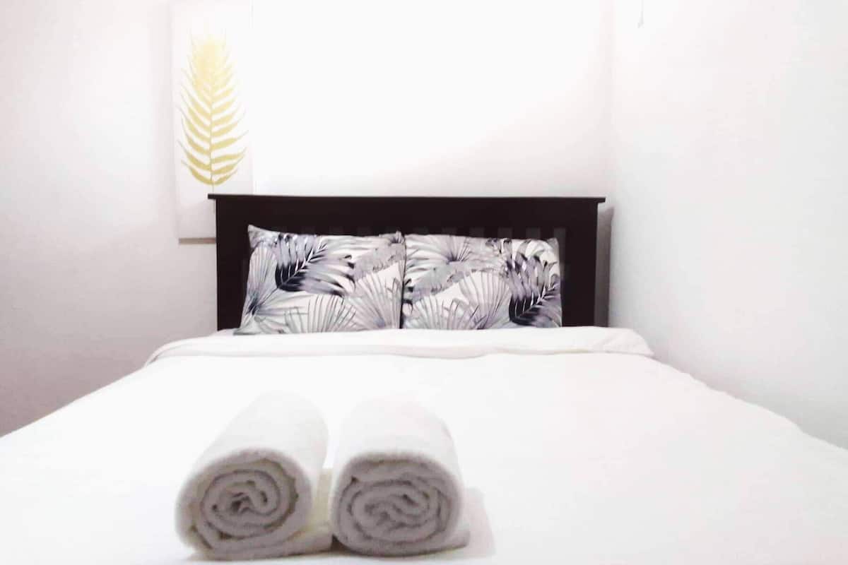 1 bedroom, individually decorated, individually furnished