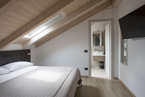 Desk, free WiFi, bed sheets - Il B&B di Piazza Motta (Albese con Cassano)