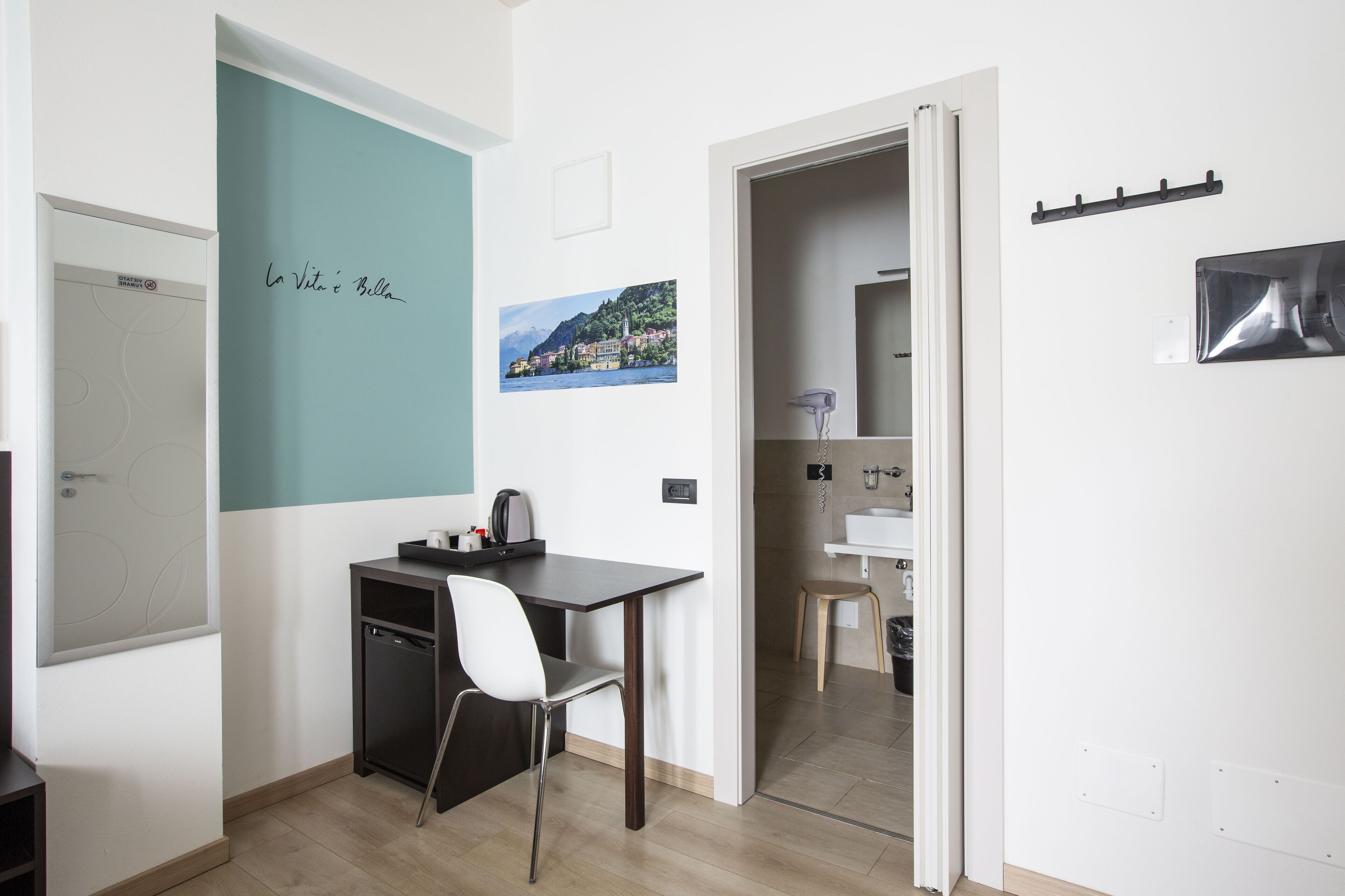 Bureau, Wi-Fi gratuit, draps fournis