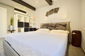 1 chambre, bureau, fer et planche à repasser, Wi-Fi gratuit