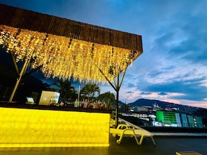 Poolside bar