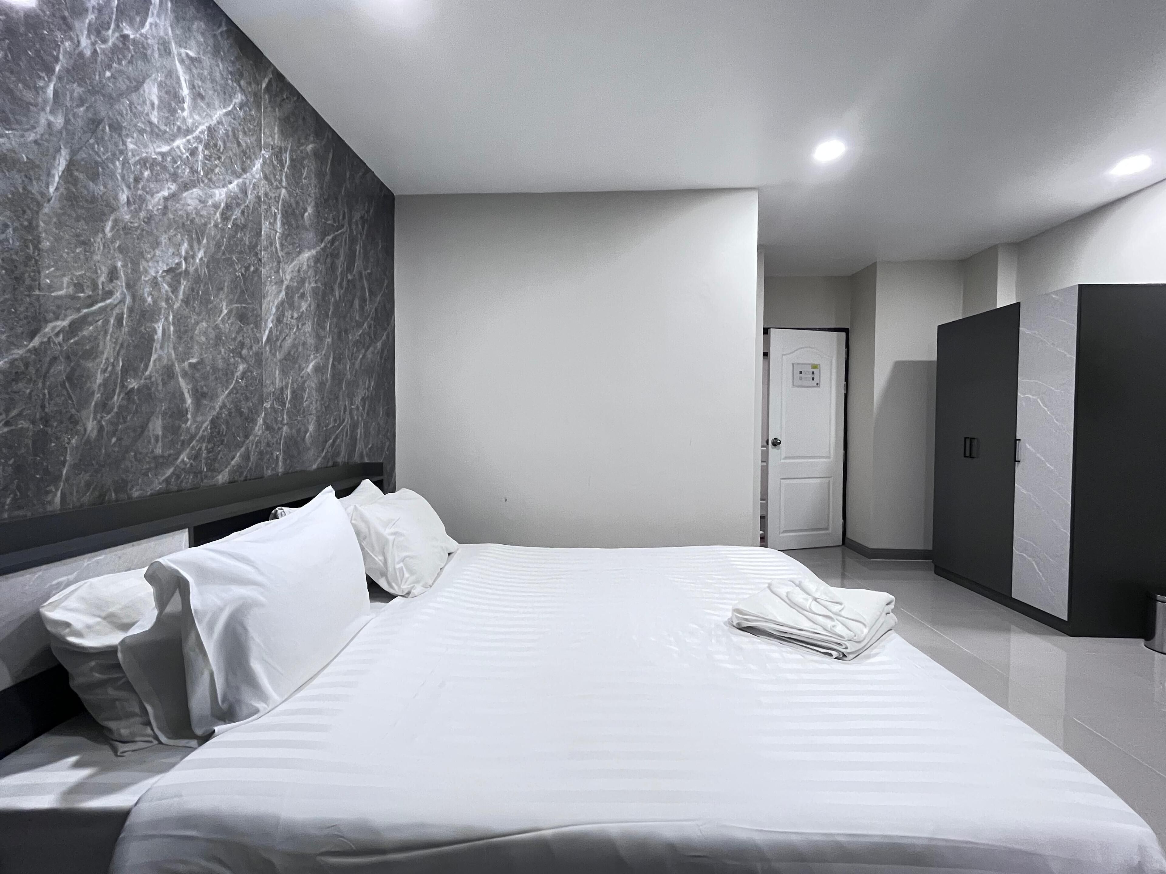 Premium Double Room | Free WiFi, bed sheets