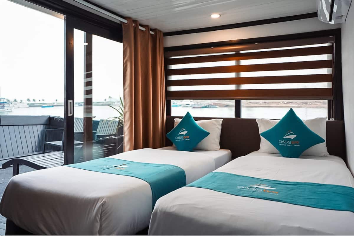Hypo-allergenic bedding, pillowtop beds, in-room safe