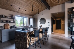 Casa estándar | Cocina privada | Frigorífico y máquina de café espresso