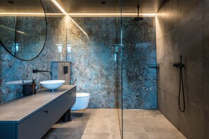 Standard House | Bathroom