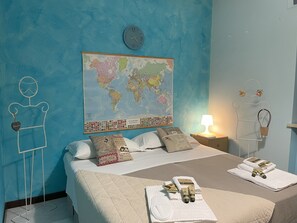 2 室のベッドルーム、デスク、アイロン / アイロン台、WiFi (無料)