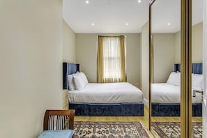 Basic Apartment, 1 King Bed - Beautiful Abode in Kensington Olympia (London)