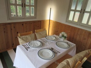 Dining - DogrunCafe&Resorts JENNIE West-Karuizawa "Moco" is perfect for groups and family trips! Pet Friendly Hotels (MIYOTA-MACHI KITASAKU-GUN)