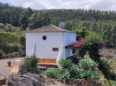 Finca 'Casa Regina' with Private Pool, Private Terrace and Wi-Fi