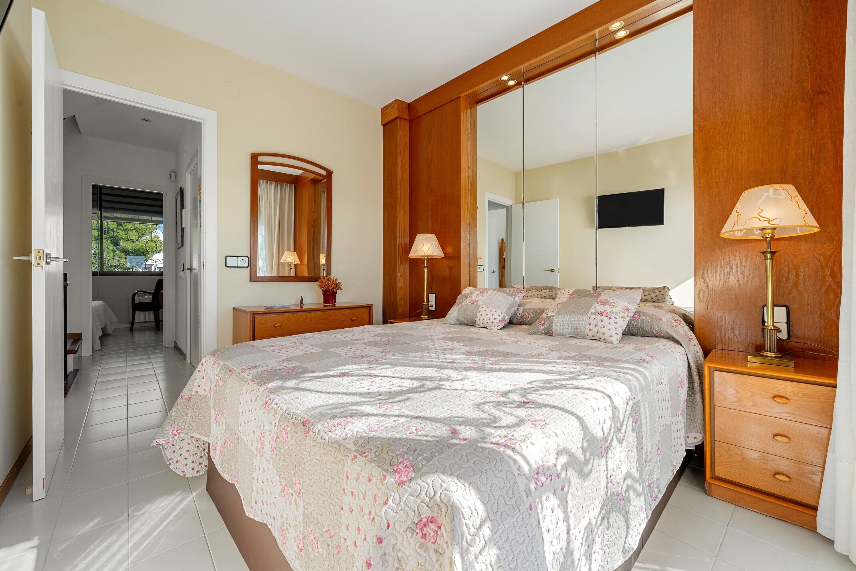 3 habitaciones, tabla de planchar con plancha y wifi gratis 