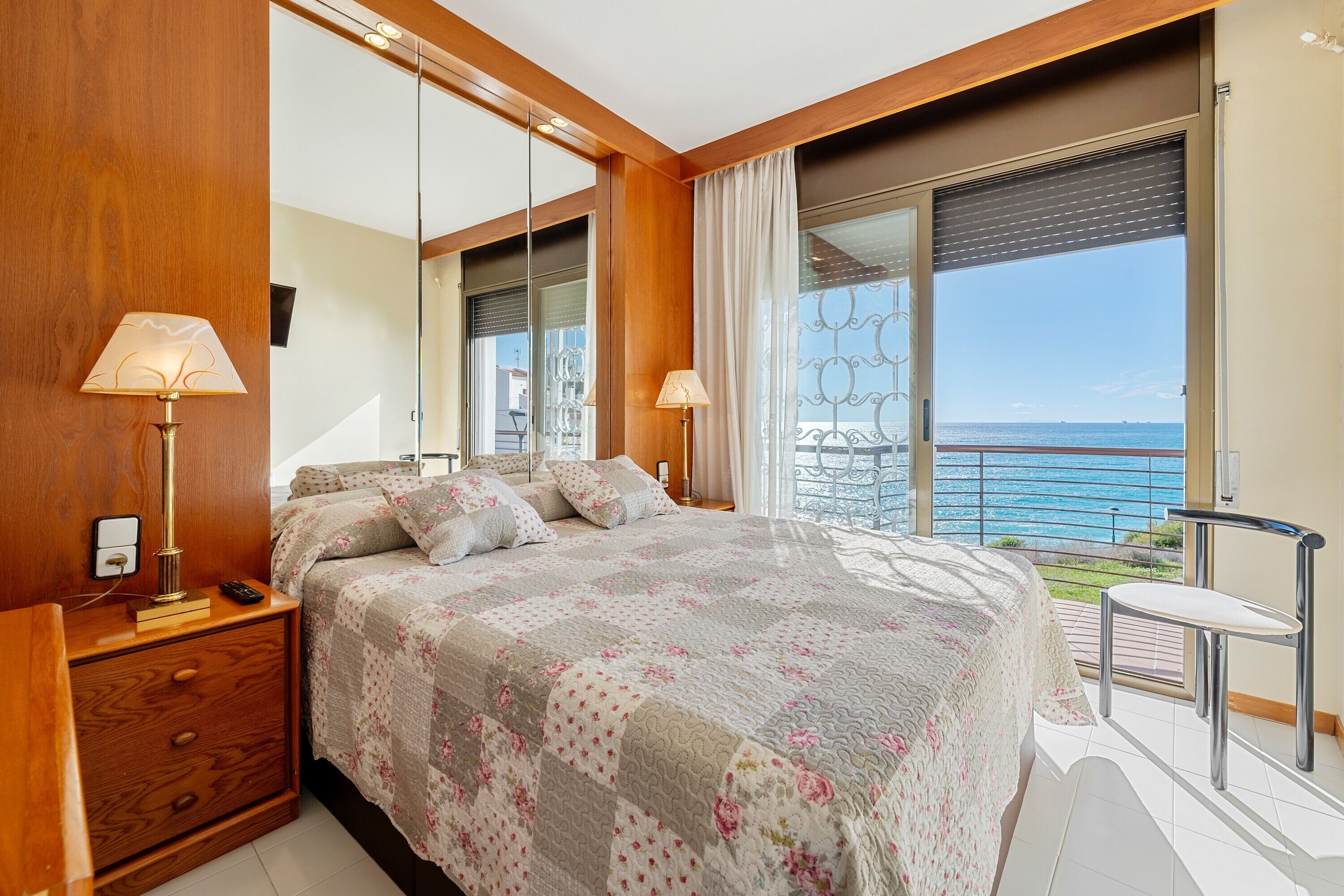 3 chambres, fer et planche à repasser, Wi-Fi gratuit, draps fournis