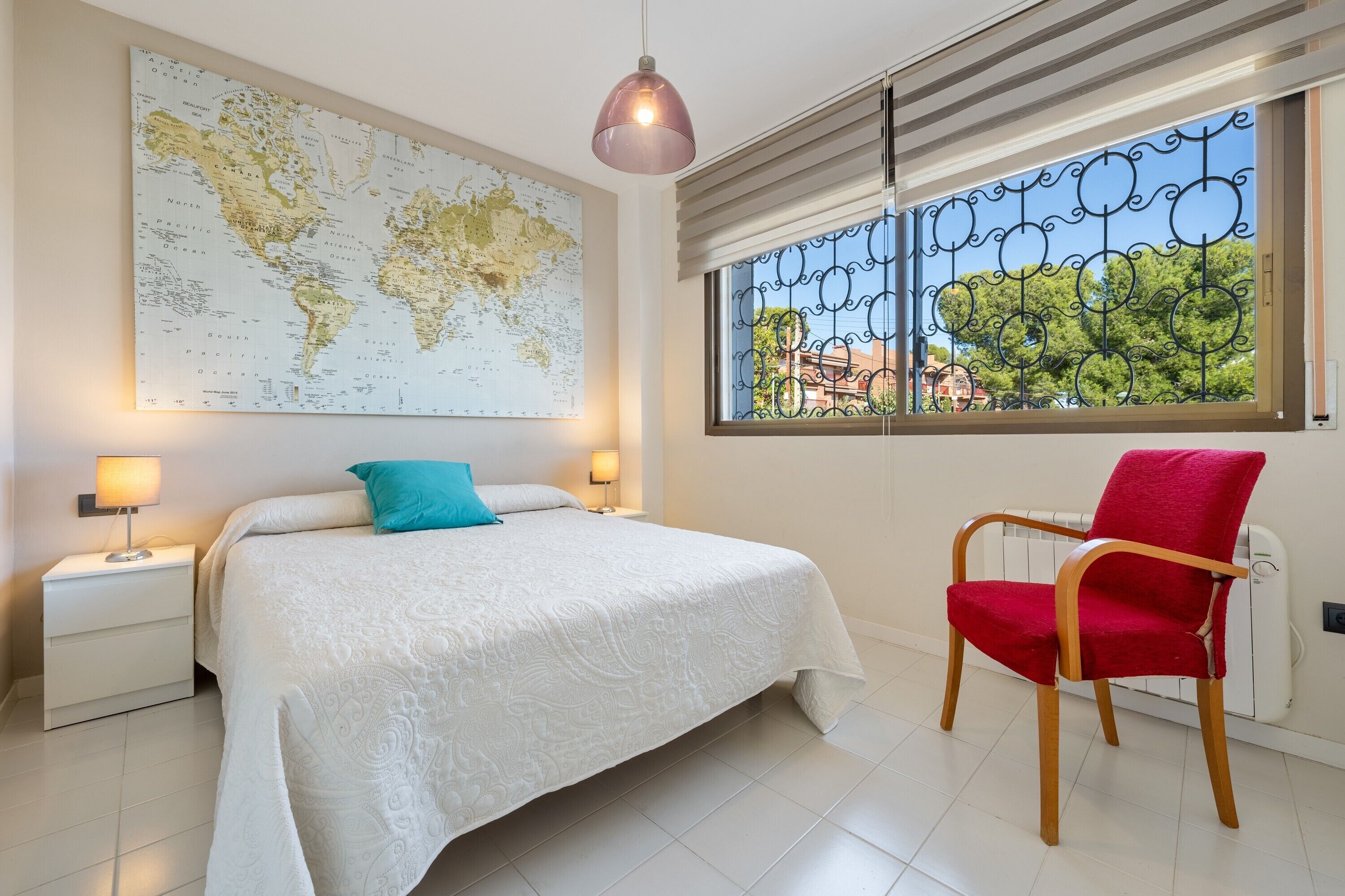 3 bedrooms, iron/ironing board, free WiFi, bed sheets