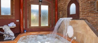 Villa 'Torres Motril' met Uitzicht op Zee, Wifi en Airconditioning