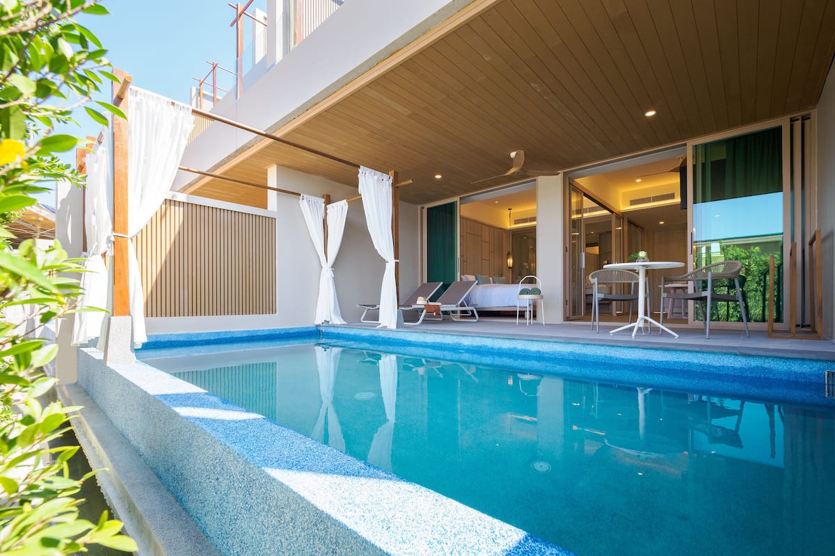 Pool Suite | 1 bedroom, minibar, desk, soundproofing