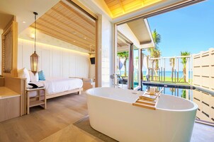 Seafront Pool Villa In Love Adult Only | Frigobar, escrivaninha, quartos à prova de som, Wi-Fi de cortesia