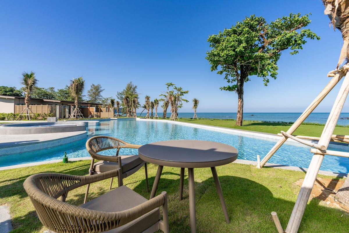 Seafront Pool Villa In Love | 1 bedroom, minibar, desk, soundproofing