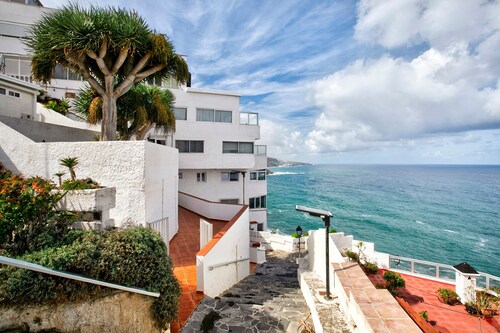 Apartamento de vacaciones 'Atlántico' con vistas al mar, terraza privada y Wi-Fi