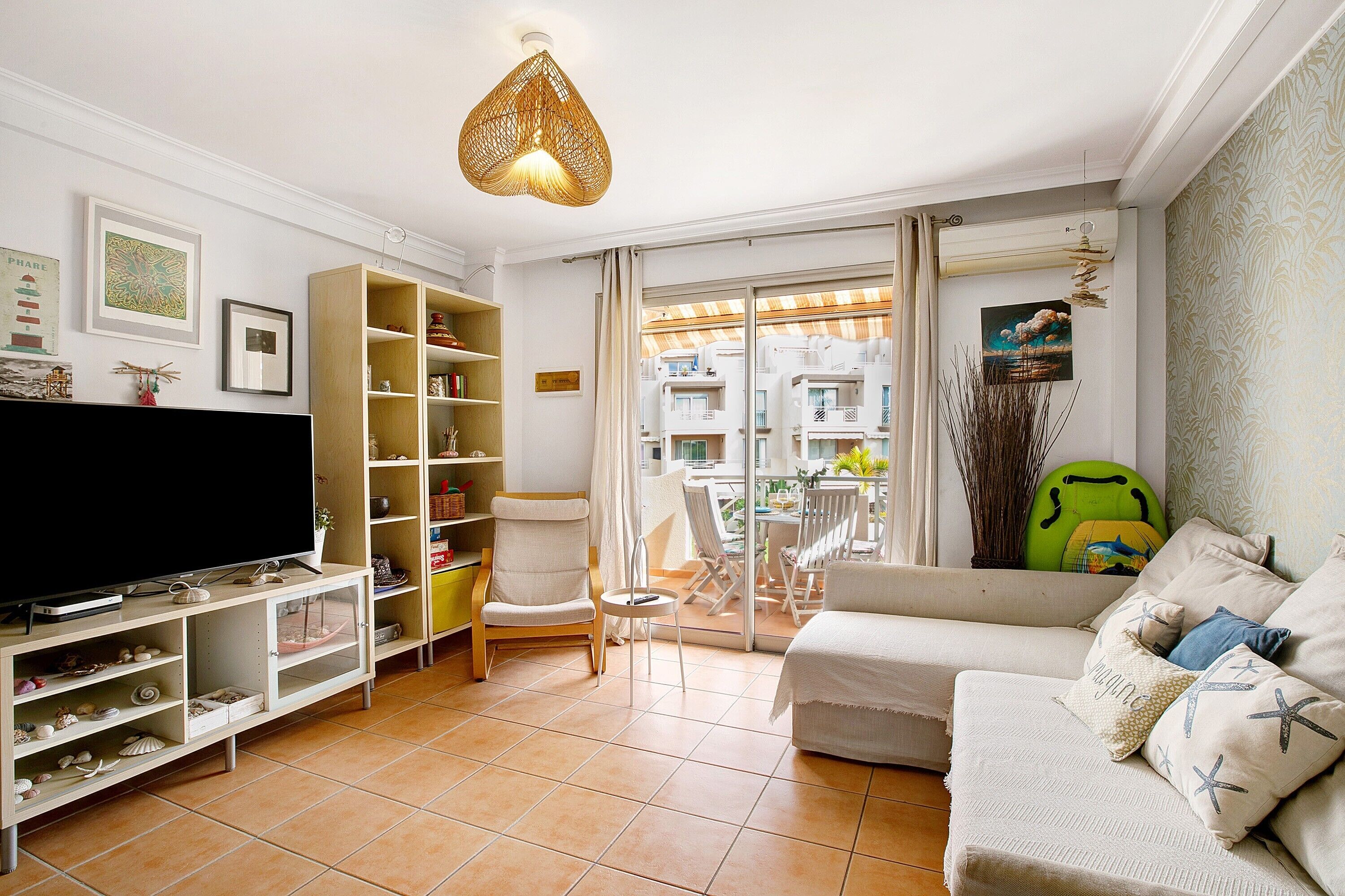 Televisión y estéreo 