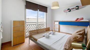 1 Schlafzimmer, BĂŒgeleisen/BĂŒgelbrett, kostenloses WLAN, BettwĂ€sche