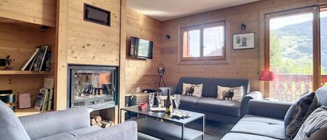 Fernseher, Kamin