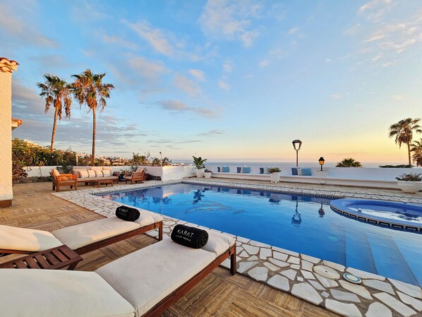 Pool - Holiday Home "Karat La Armonia" with Sea Views, Private Pool and Wi-Fi (Costa Adeje)