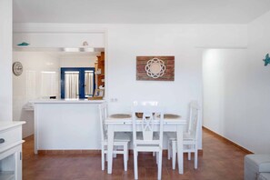 Dining - Holiday Home 'Casa Famara' with Sea Views, Private Terrace and Wi-Fi (Caleta de Famara)